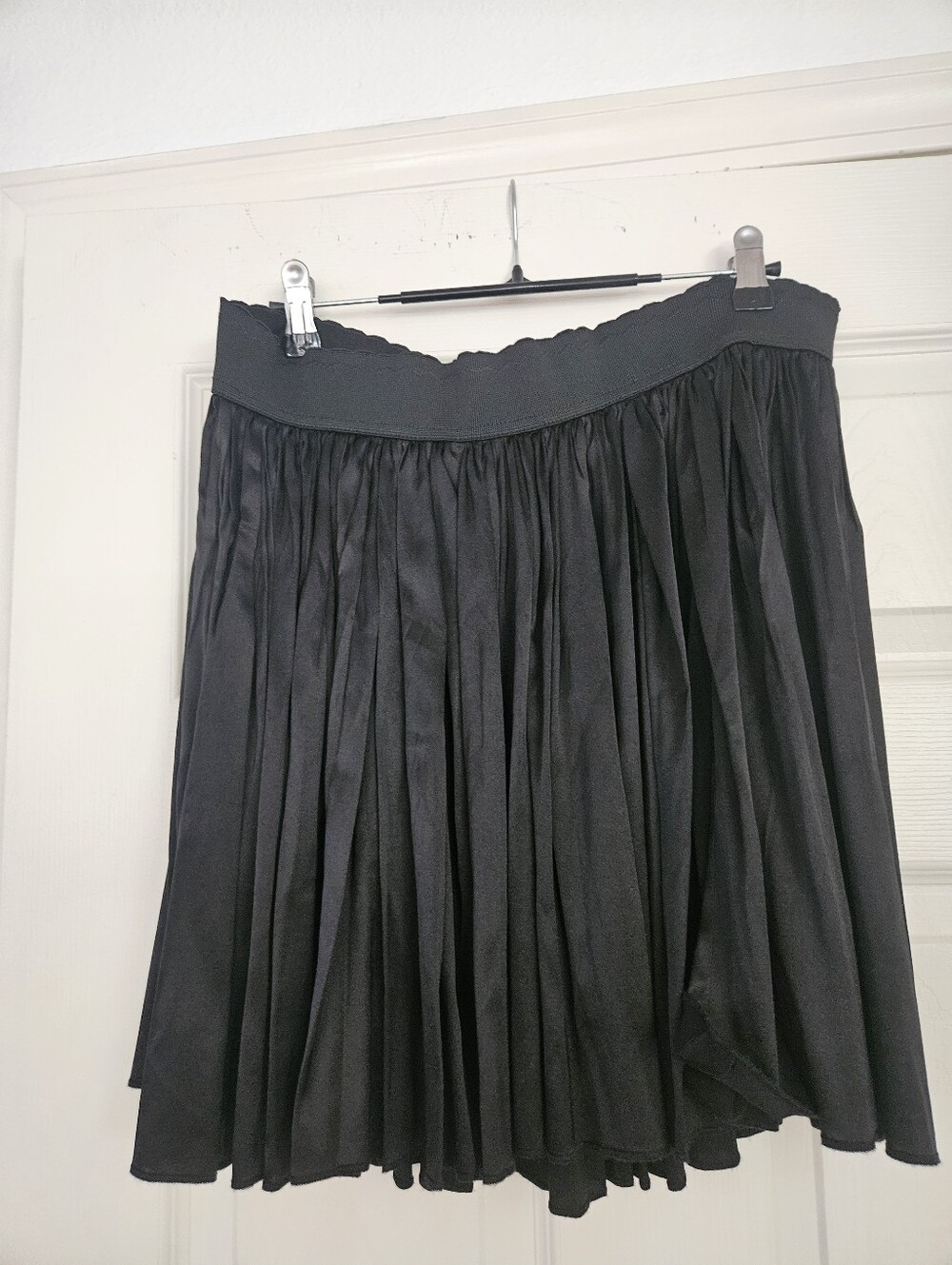 Dolce & Gabbana Black Pleated Skirt